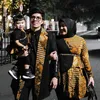 Potret Selebriti Pakai Batik di Hari Batik Nasional