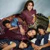 Potret Selebriti Pakai Batik di Hari Batik Nasional