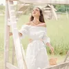 Potret Luna Maya di usia 38.