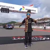 Rayyan Arkan Dhika Pakai Kacamata Saat Menari
