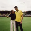 Jennifer Coppen dan Justin Hubner di stadion