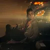 Adegan pembuka di Film THE RIP, Kapten Jackie dikejar 2 penembak
