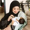 Reza Artamevia berikan susu ke cucu