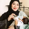 Reza Artamevia dan anak Aaliyah