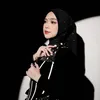 Ria Ricis pakai hijab hitam