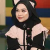 Ria Ricis pakai telinga kucing palsu