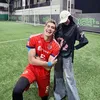 Ria Ricis foto bareng Aisar di lapangan bola