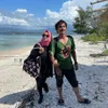 Rina Gunawan dan Teddy Syach