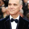 Robbie Williams Bantah Tuduhan Rumor Gay