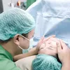 Suami Rosa Meldianti dampingi istri melahirkan