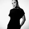 Rossa foto hitam putih
