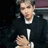 Kris Wu Pakai Jas