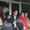 Para mantan dan presiden Republik Mimpi di Sentra Pelayanan Kepolisian Polda Metro Jaya, Sabtu (05/01/08)