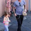 Harper Beckham Makan Es Krim