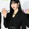 Aespa Gaun Serba Hitam