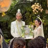 Jennifer Coppen dan Justin pegang mahar