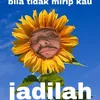 Sal Priadi Tantang Netizen Buat Meme dari Fotonya