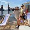 artis transgender dan saudara