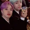 Potret Kebersamaan V dan Jimin BTS