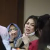 Dokter Kamelia buka maskernya