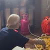 Potret BCL Masak Rendang 12 Kg