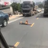 Tingkah Lucu Bapak-Bapak di Jalan Raya