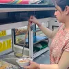 Dewi Perssik Makan Bakso Angga Wijaya