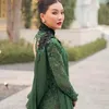 Sarwendah Pakai Kebaya Hijau