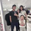 Sarwendah Jalan-jalan ke Mall Bareng Anak