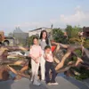 Sarwendah Foto Bareng Kedua Anak Perempuan