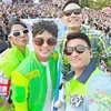 Ruben Onsu Makan di Pinggir Jalan