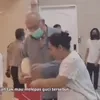 Potret Papa Gabor Peluk Erat Guci Berisi Abu Edelenyi Laura Anna