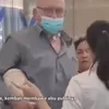 Potret Papa Gabor Peluk Erat Guci Berisi Abu Edelenyi Laura Anna