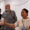 Potret Papa Gabor Peluk Erat Guci Berisi Abu Edelenyi Laura Anna