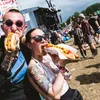 gaya para musisi di belakang panggung Glastonbury 2015