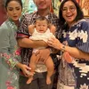 Krisdayanti di Tedak Siten Keponakan