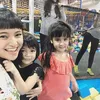 Nia Ramadhani dan Marshanda