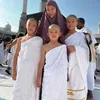 seleb umrah, seleb lakukan umrah, seleb umrah bulan ini