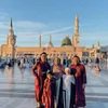 seleb umrah, seleb lakukan umrah, seleb umrah bulan ini
