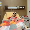 foto Aliando Syarief dirawat di rumah sakit