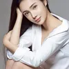 Jiao Ren Pakai Kemeja Putih