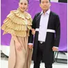 Potret Ayu dewi yang Stylish Banget Pakai Dress Cetar Membahana