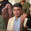 Ruben Onsu pakai kacamata