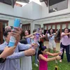 Seleb datang ke gender reveal Steffi Zamora