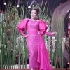 Potret Soimah kenakan busana mewah.