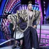Potret Soimah kenakan busana mewah.