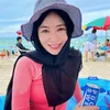 Potret busana Ayana Moon yang disebut terlalu ketat.