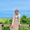 Potret busana Ayana Moon yang disebut terlalu ketat.