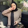 Wanita yang dikabarkan sempat dekat dengan billar.