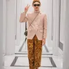 Wanda Hara Tampil Maskulin
